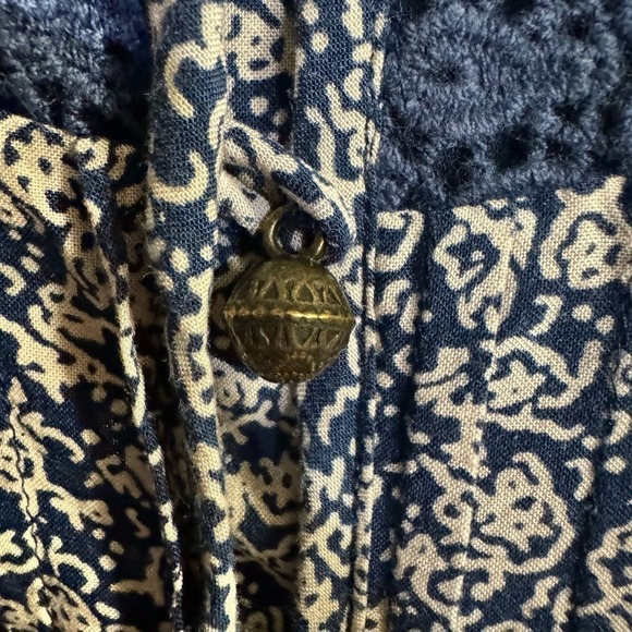 ANTHROPOLOGIE Maeve NAVY BLUE HIVER LACE BIB BLOUSE Size 6 - Picture 8 of 9